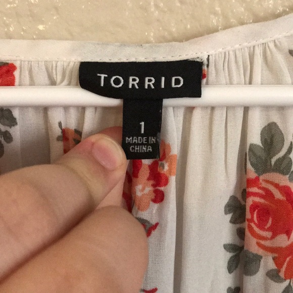 TORRID Size 1 floral top - Picture 2 of 7
